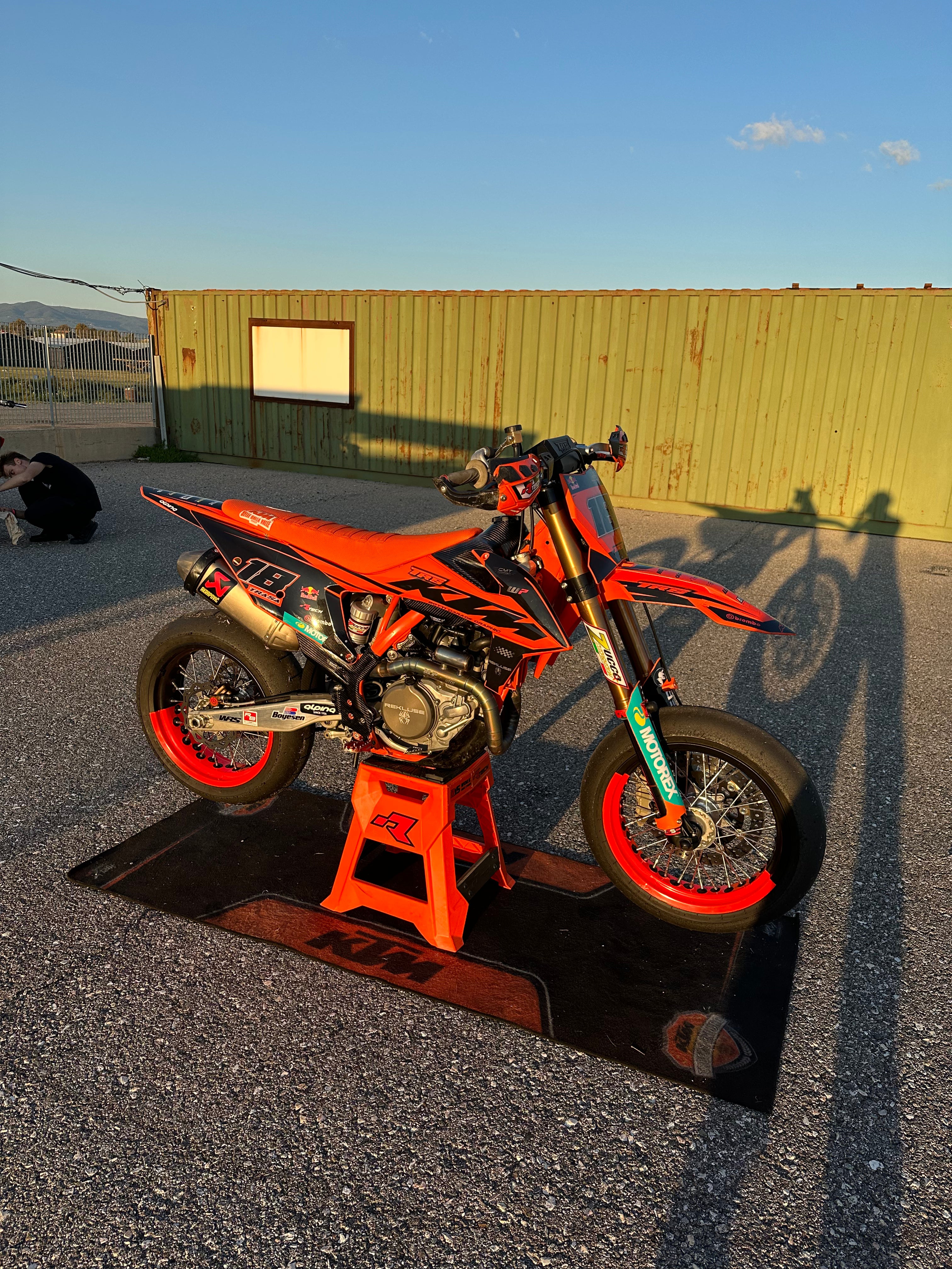 50/50 SUPERMOTO RIMS GRAPHIC