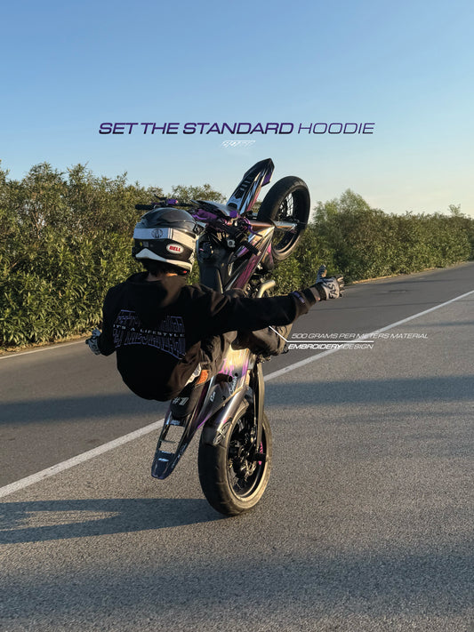 SET THE STANDARD - HOODIE